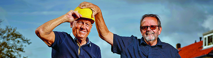 Nederland, Wormerveer, 16 September 2019. Cees Kat is 77 jaar en heeft ruim 40 jaar in de bouw gewerkt als timmerman en Rob Vet gepensioneerde bouwvakker. Foto: Marcel Bakker